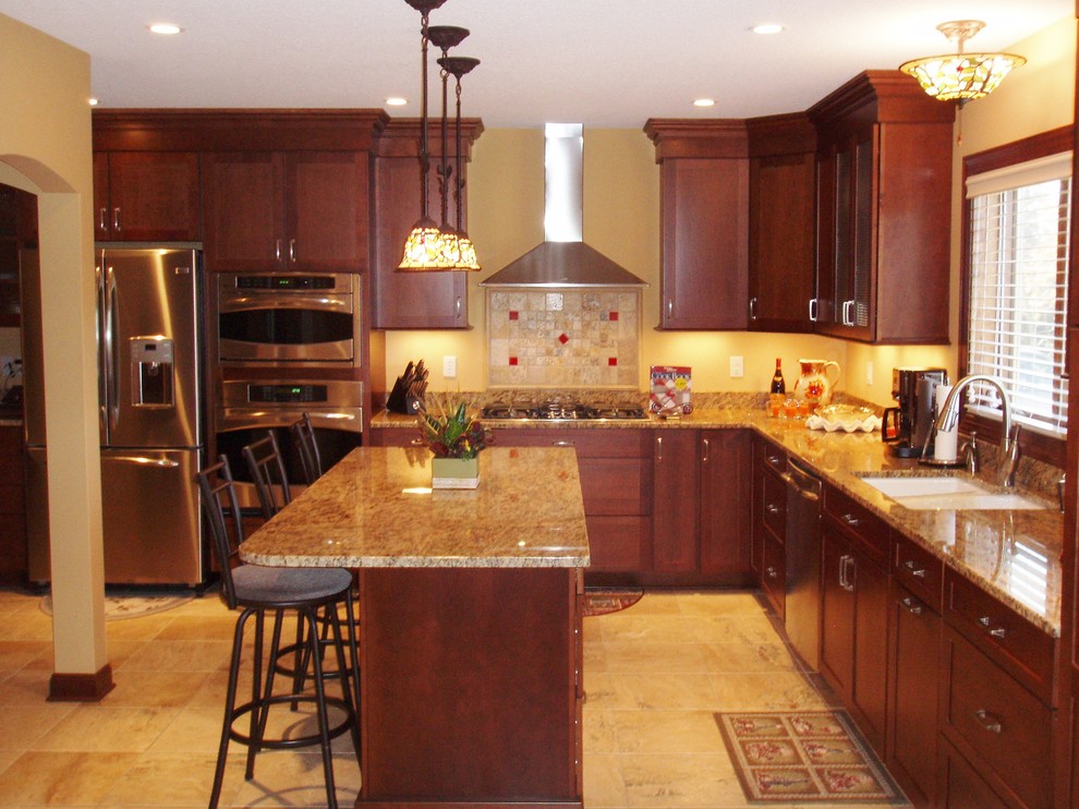 Inspiration for a transitional kitchen remodel in Minneapolis