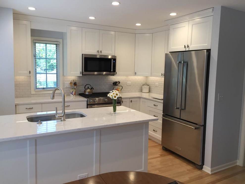 Inspiration for a transitional kitchen remodel in Chicago