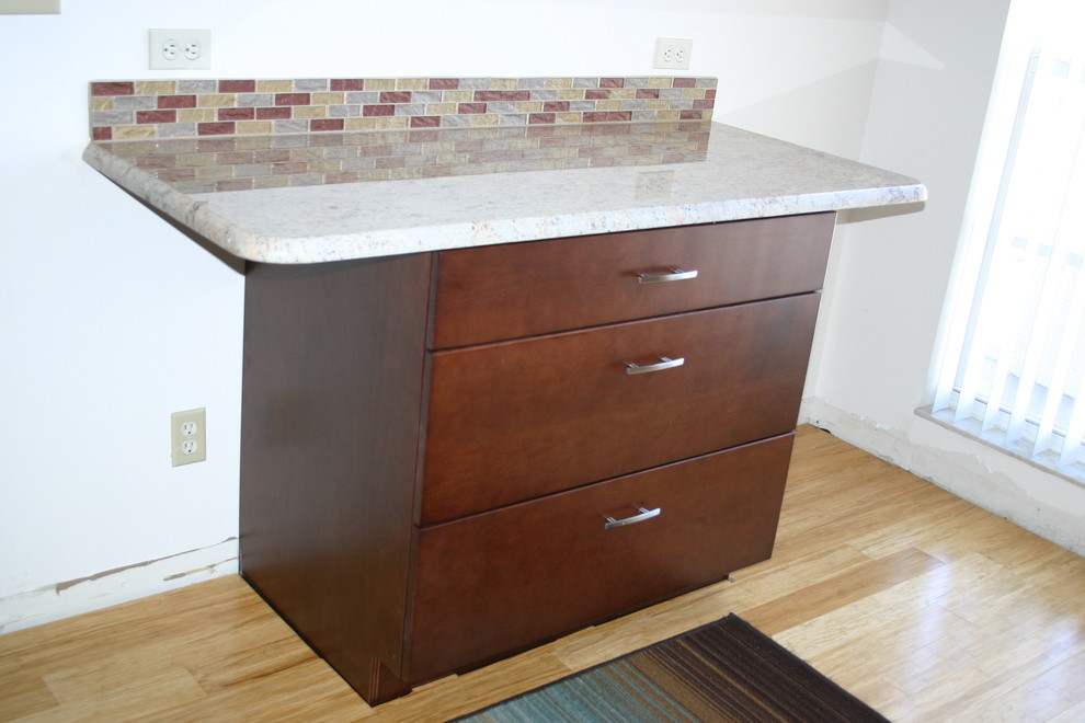 Example of a transitional kitchen design in Tampa