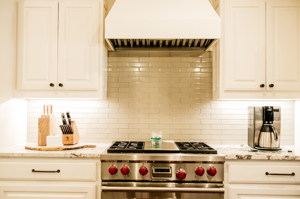 Inspiration for a transitional kitchen remodel in Dallas