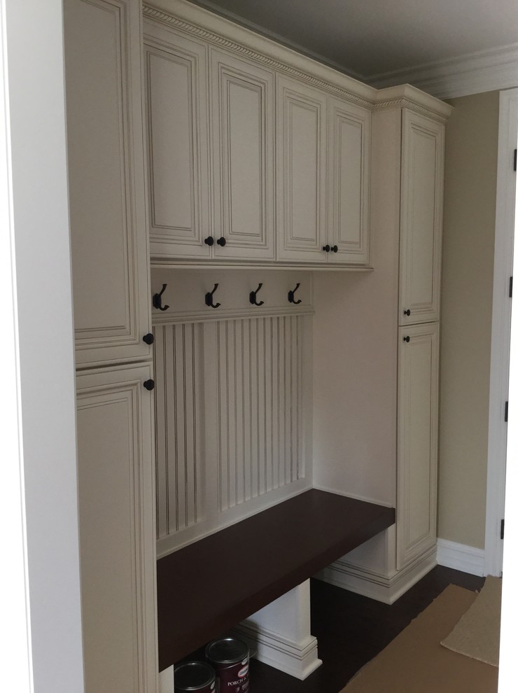 Kitchen - transitional kitchen idea