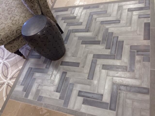 Example of a transitional entryway design in Phoenix