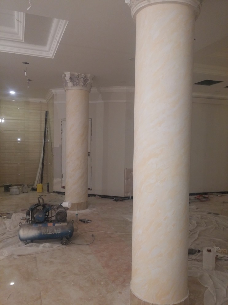 Отделка колонн венецианской штукатуркой, имитирующей мрамор