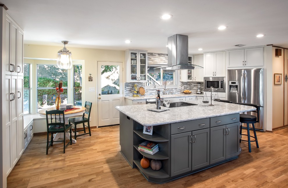 Kitchen - transitional kitchen idea in Orange County