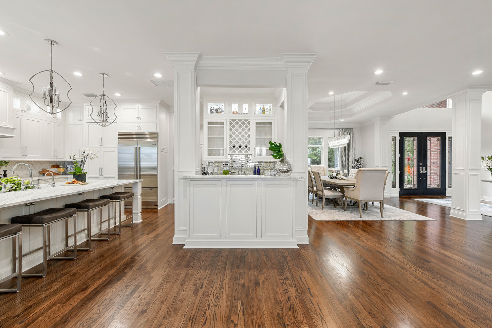 Inspiration for a transitional kitchen remodel in Jacksonville
