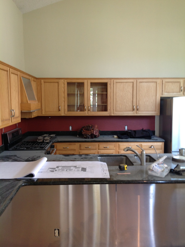 Kitchen - kitchen idea in Denver