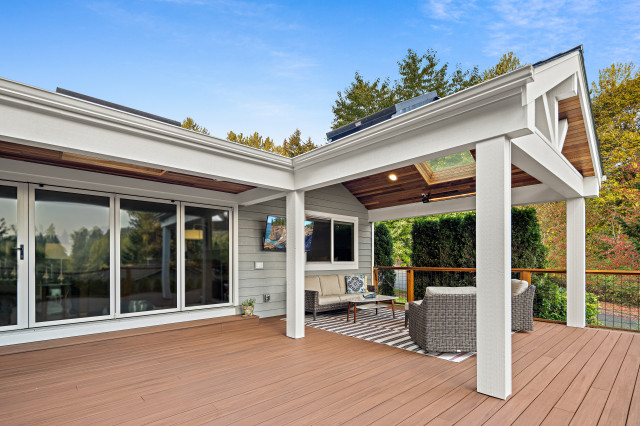 Kirkland Covered Outdoor Living Space contemporary-terrace