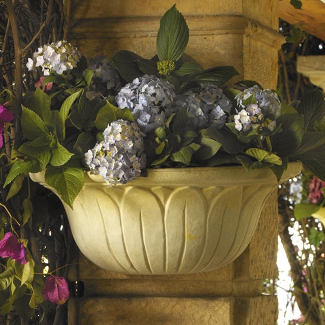 Round Resin Freda Wall Planter A685034