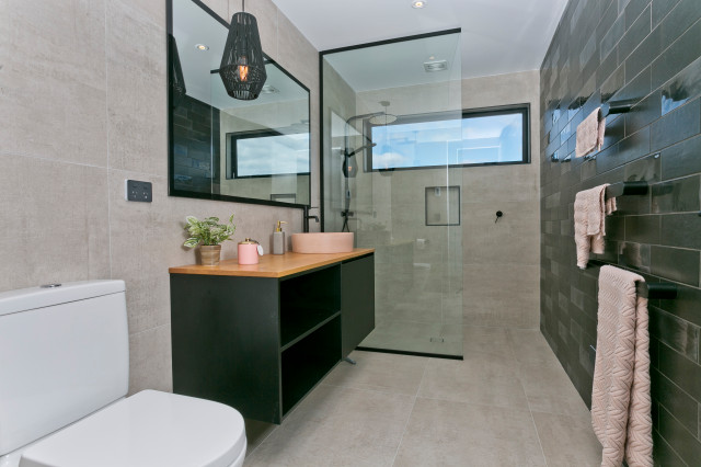 Luxury Omaha Beach House contemporary