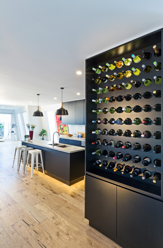 This is an example of a contemporary kitchen in Melbourne.