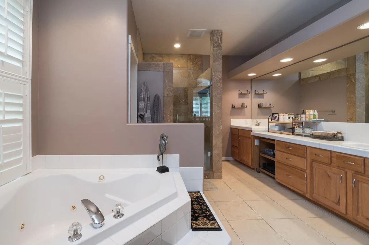 Melrose Full House Before Master Bath
