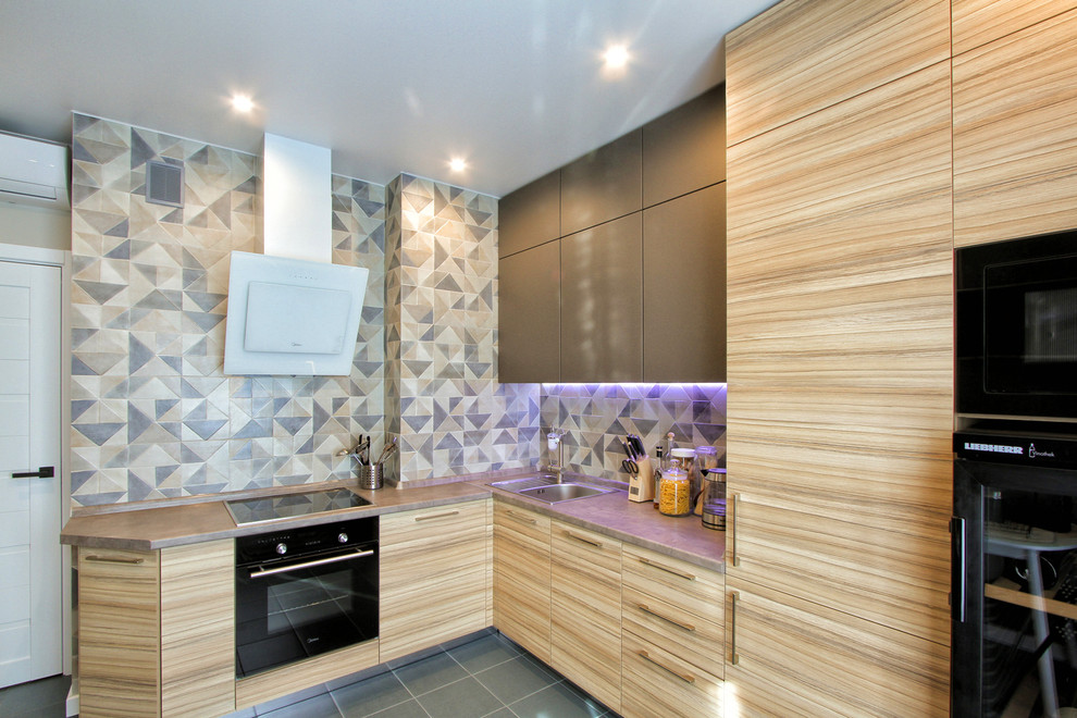 Inspiration for a contemporary kitchen in Yekaterinburg.