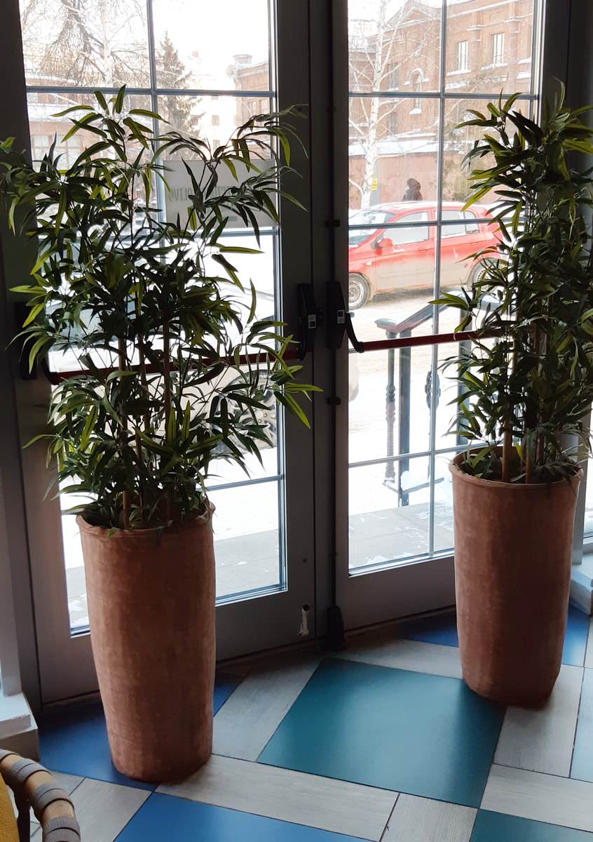 Горшки, амфора и кашпо для ресторана Olivo