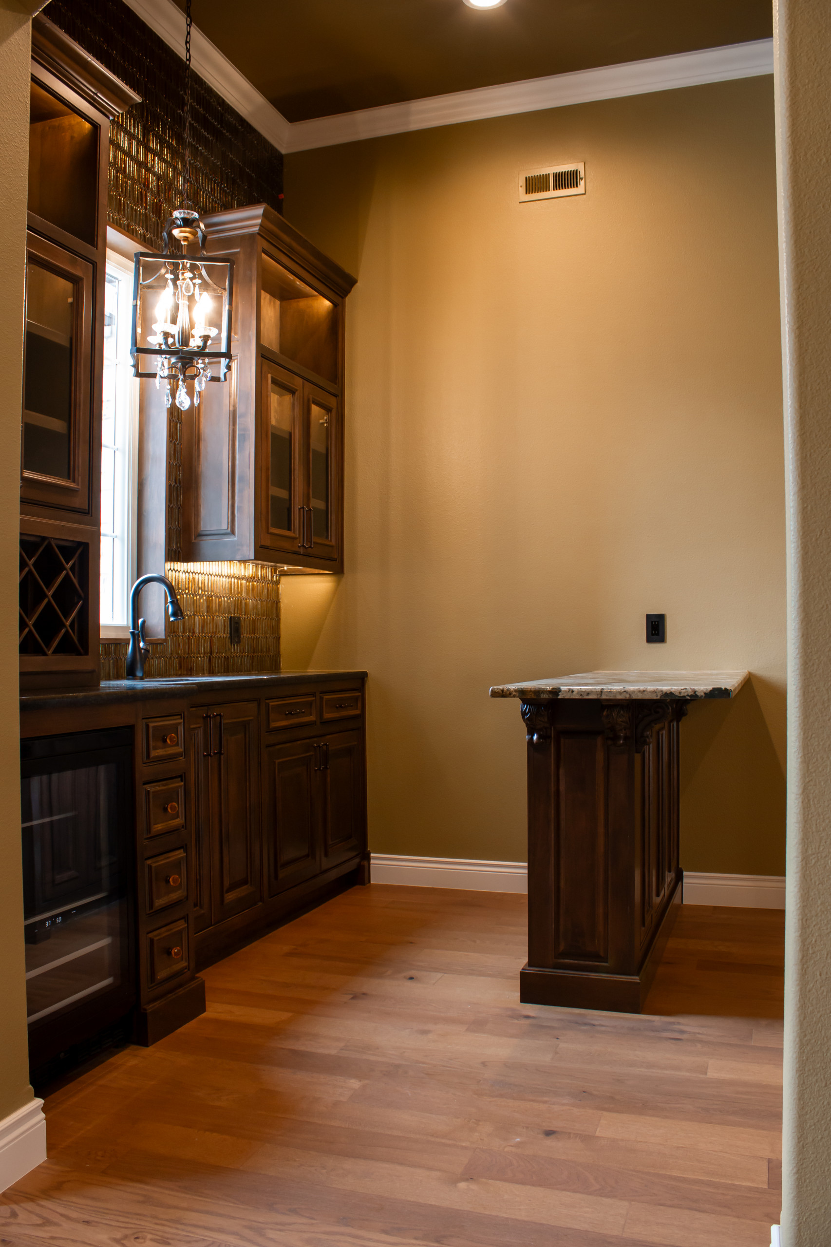 Slocum Custom Home - Kitchen & Wet Bar