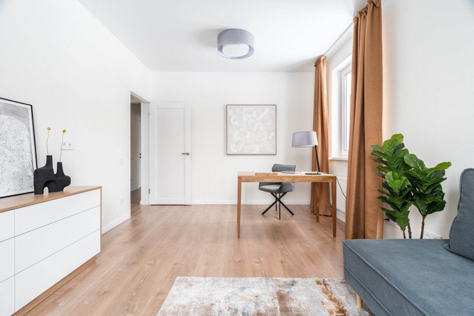 Янила Драйв