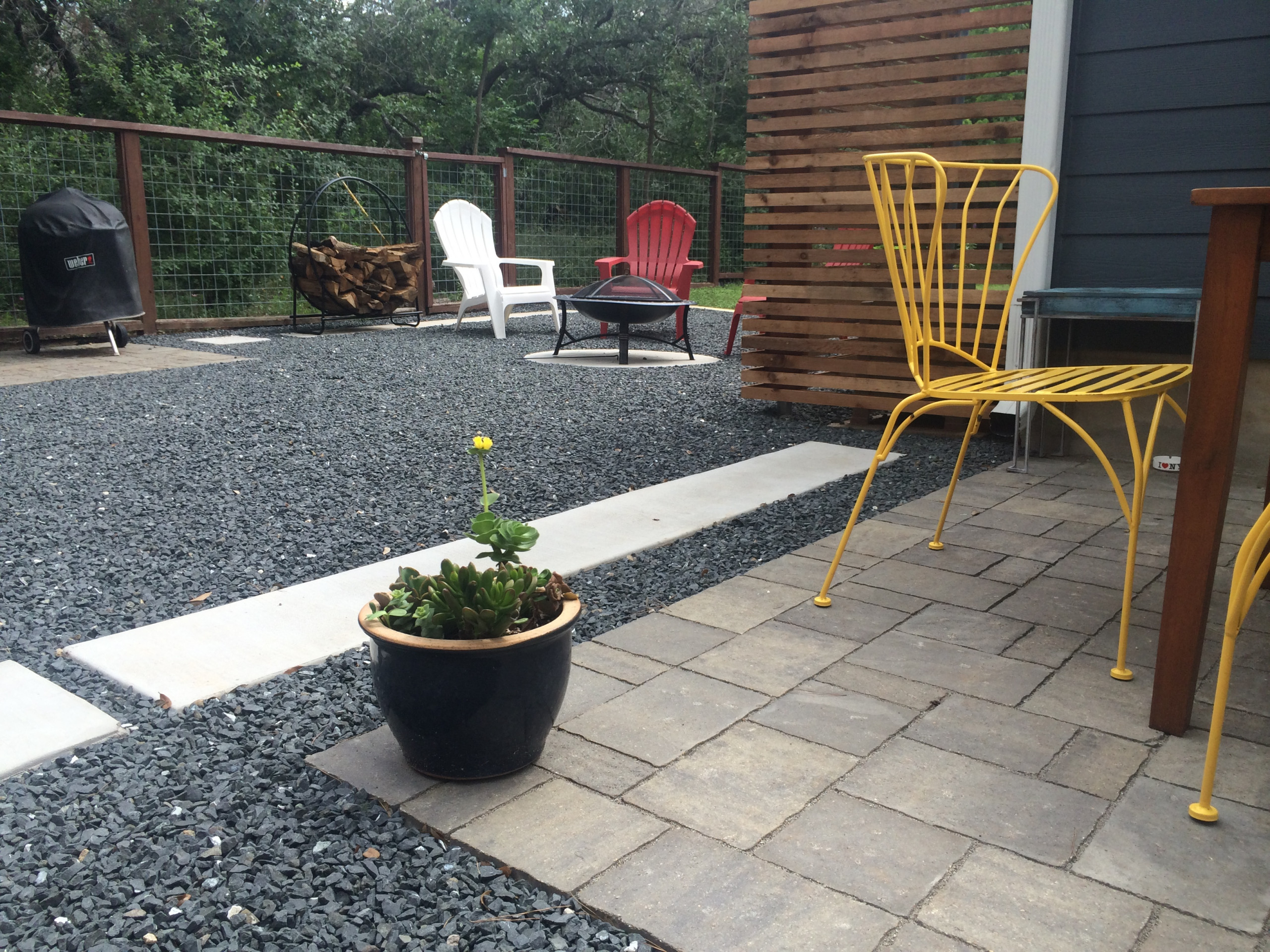 3pc Belgard paver patio w/ Basalt and concrete inlays