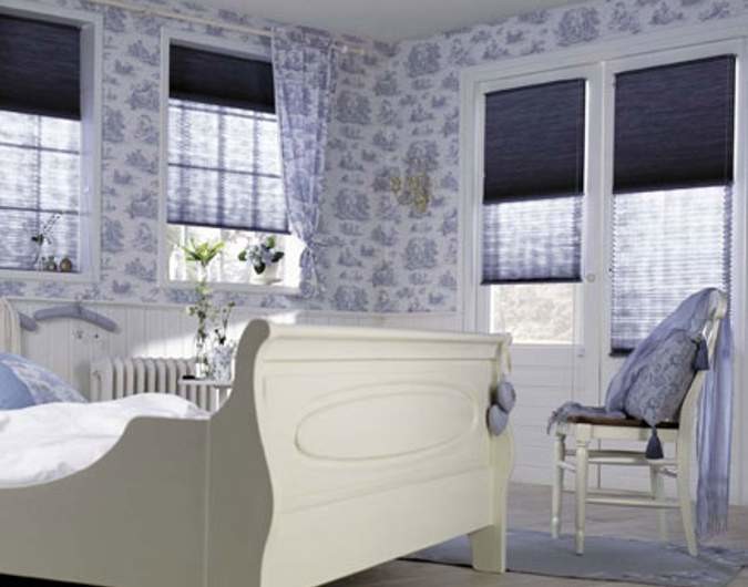 Жалюзи-плиссе "день-ночь" для спальни