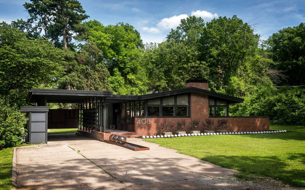 1960s exterior home photo in Kansas City