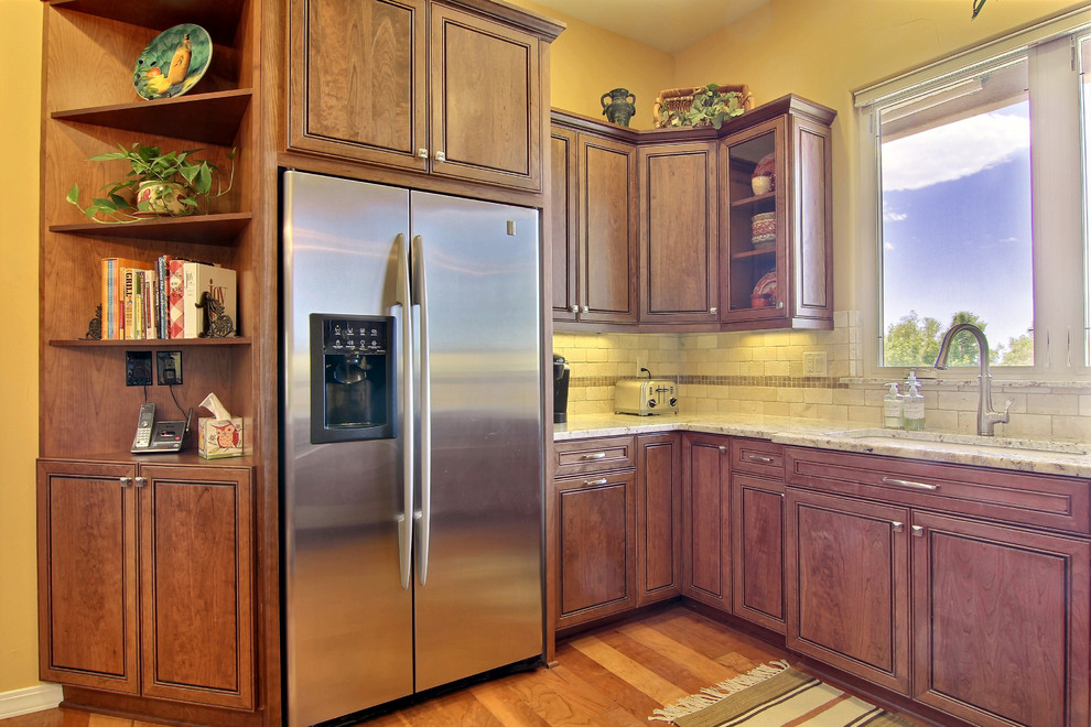 Transitional kitchen photo in Albuquerque