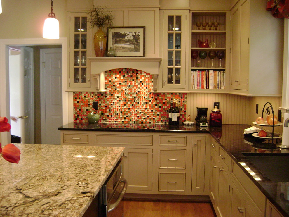 Kitchen - transitional kitchen idea in DC Metro