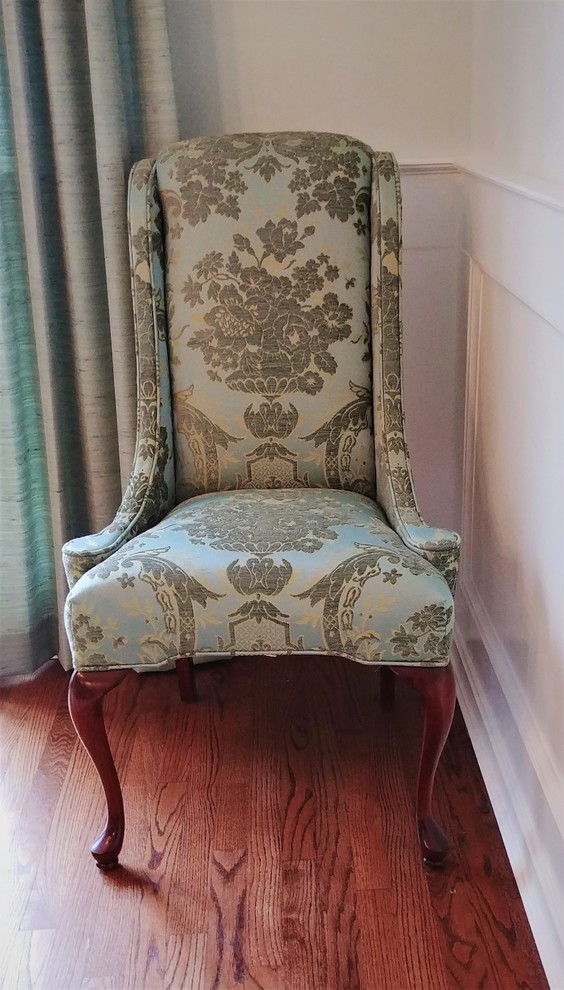 Home design - transitional home design idea in Cincinnati