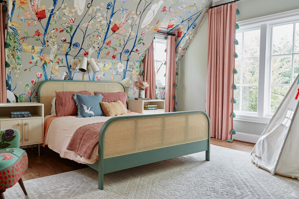 Inspiration for a classic kids' bedroom in Dallas.