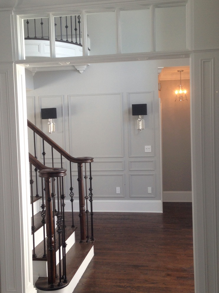 Entryway - transitional entryway idea in New York