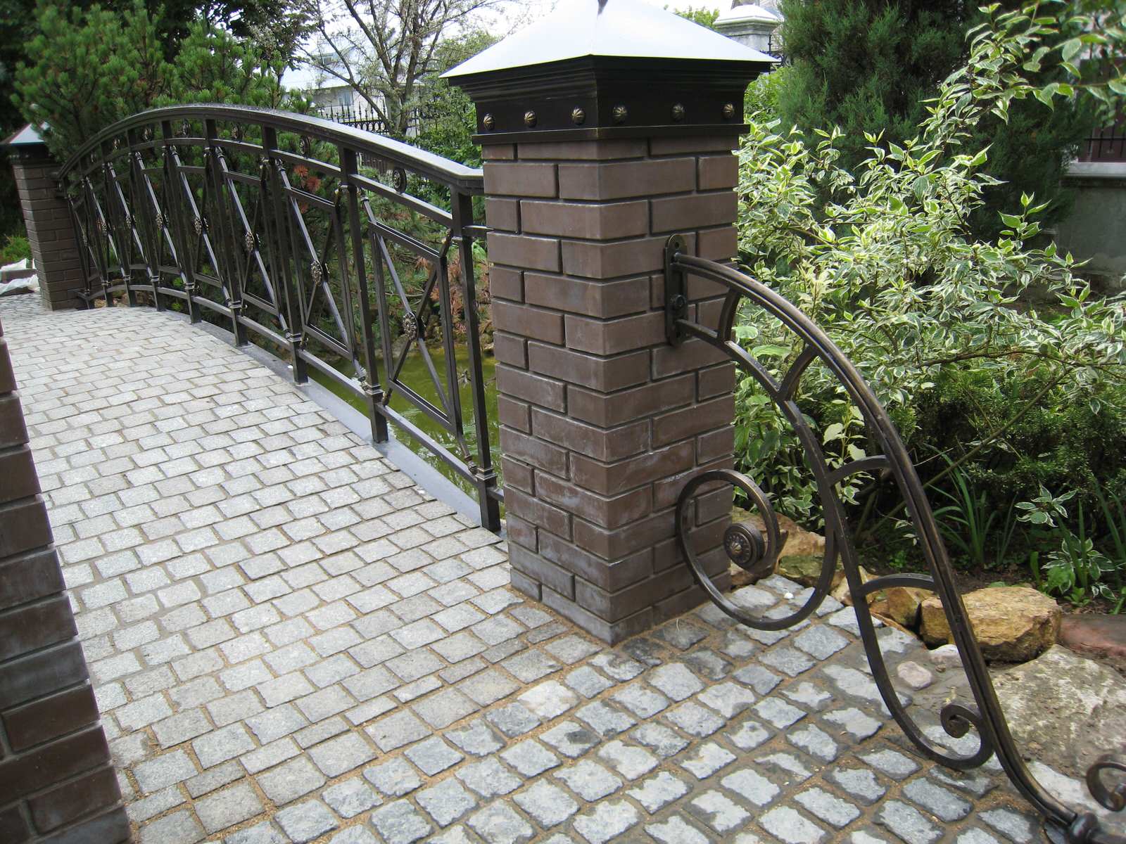 Мостик в классическом стиле