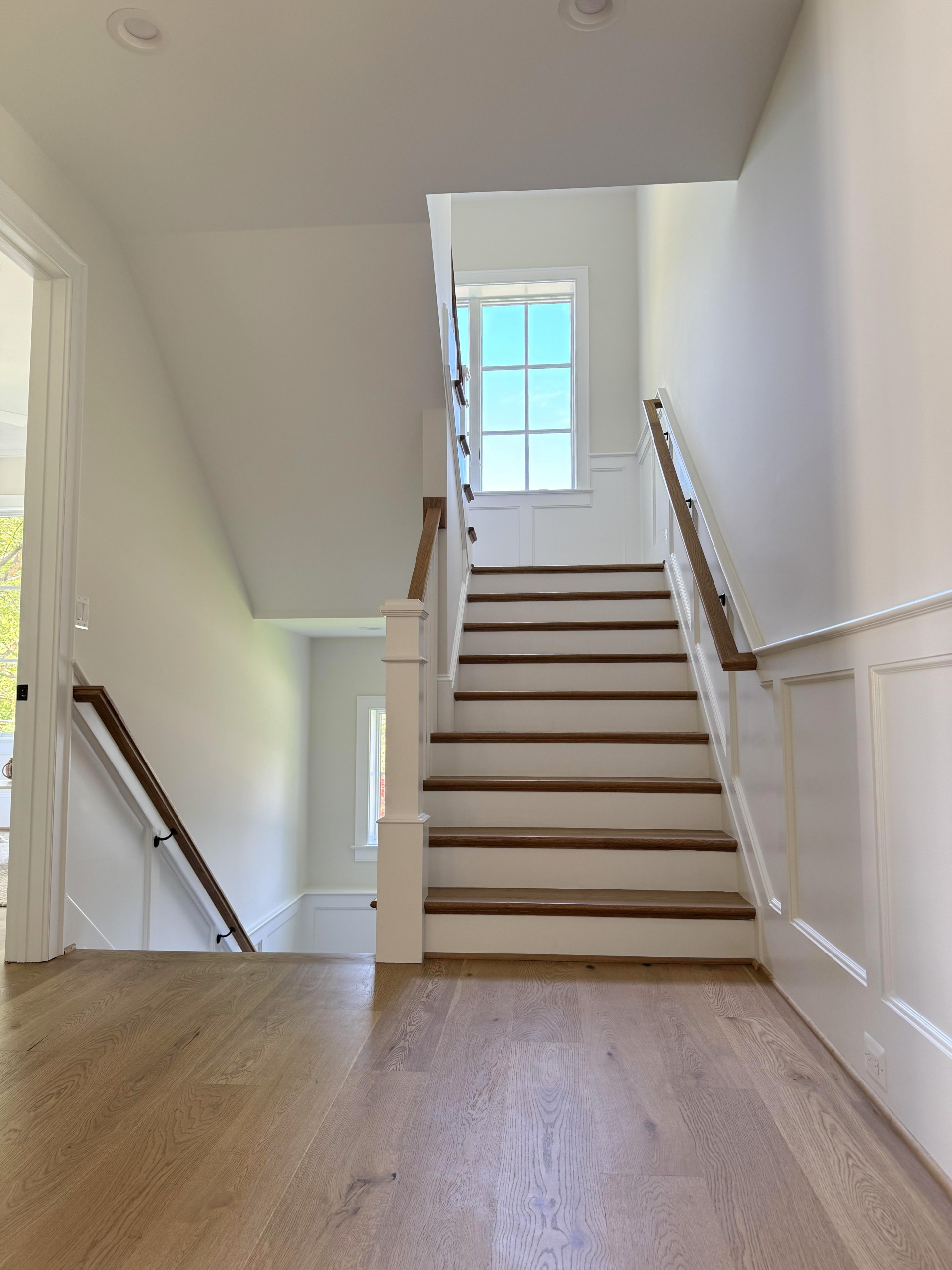 141_Timeless U Shaped Stair with Traditional Box Newels, Arlington, VA 22207