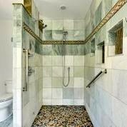 Inspiration for a transitional home design remodel in Milwaukee