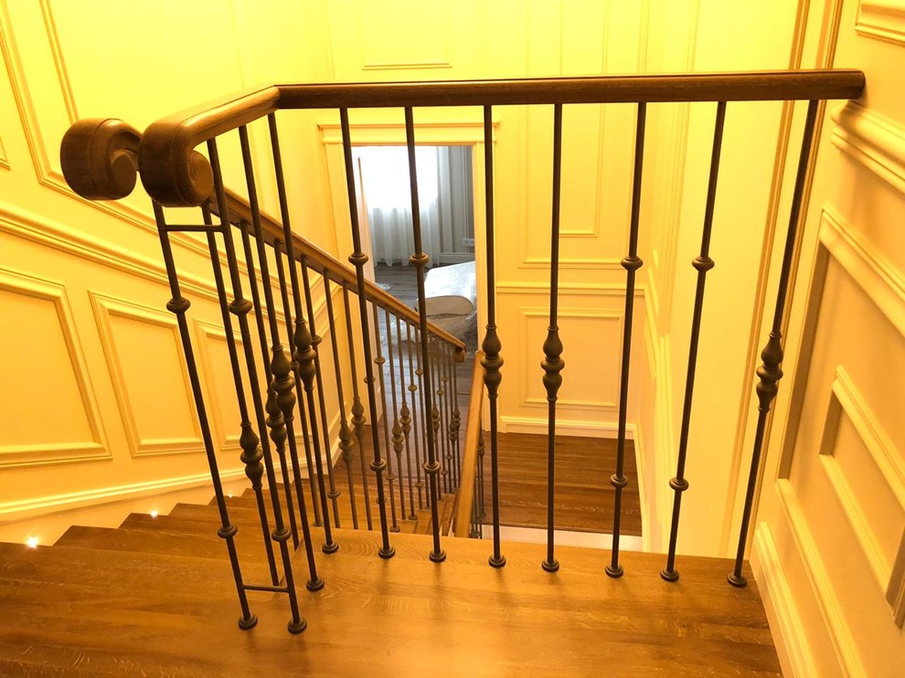 Облицовка лестниц из бетона с токарными стойками (2019)