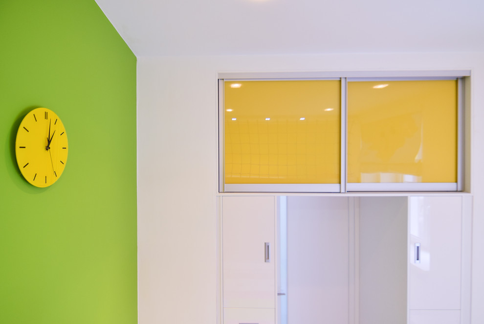 76 квадратов белого