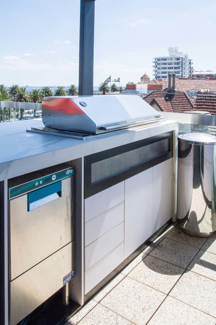 St. Kilda Rooftop Terrace & Teppanyaki Bar modern-deck