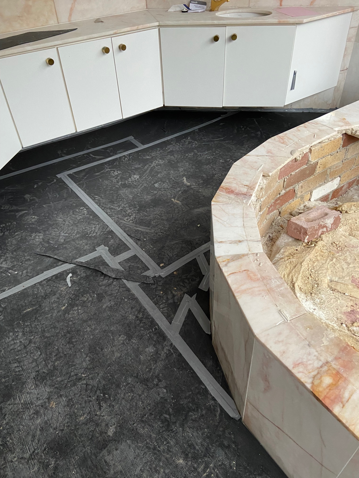 REBUILD OF A GRAND  BATHROOM