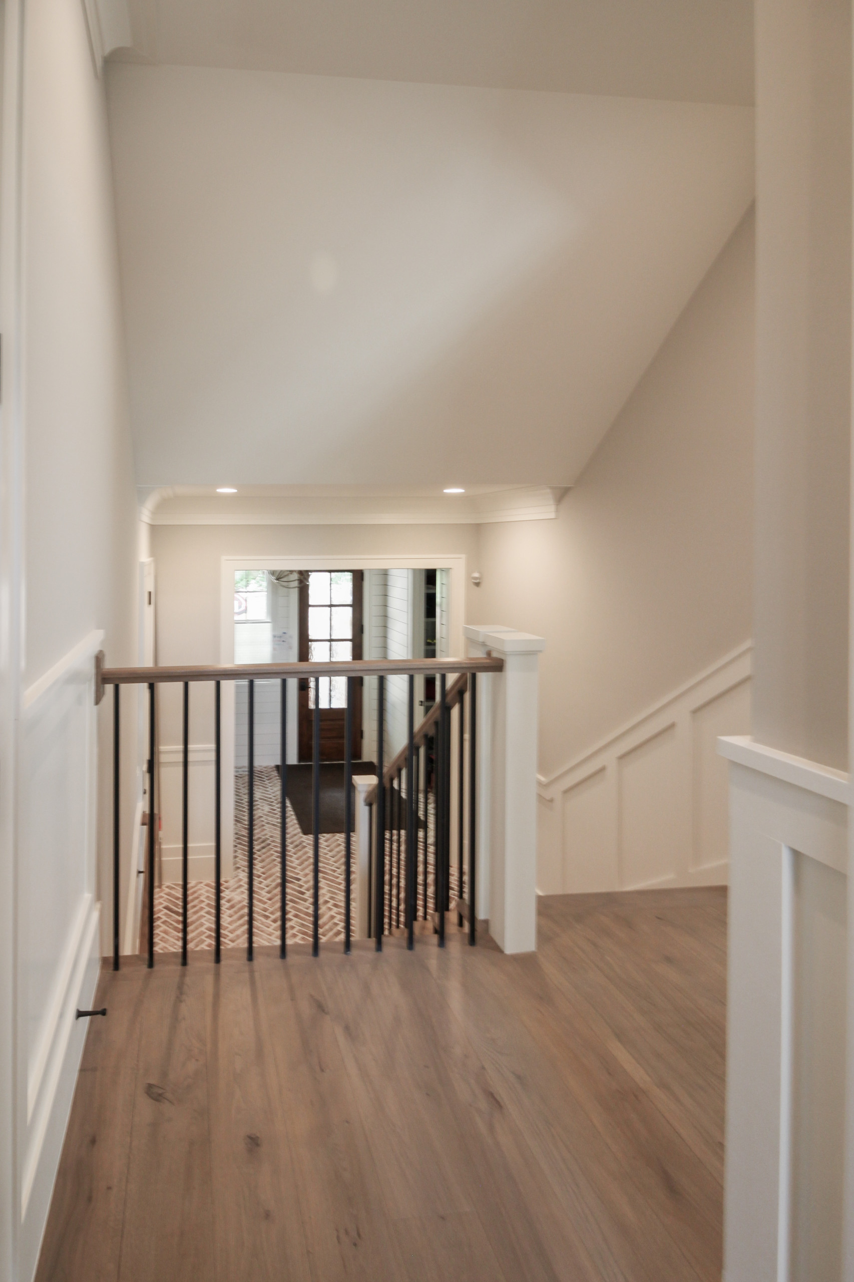87_Welcoming and Functional Contemporary U-shaped Staircase, Arlington, VA 22207