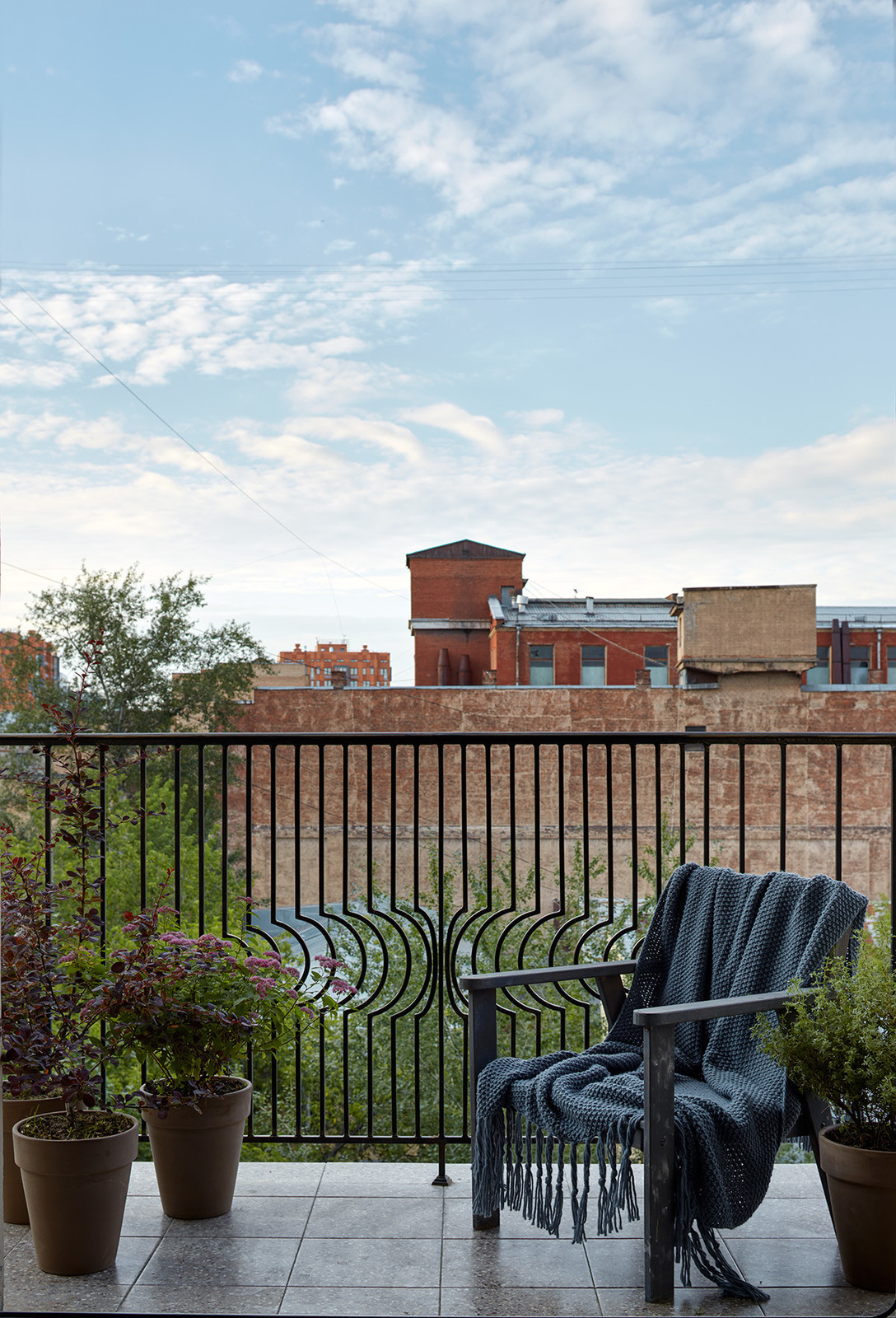 Балкон во двор