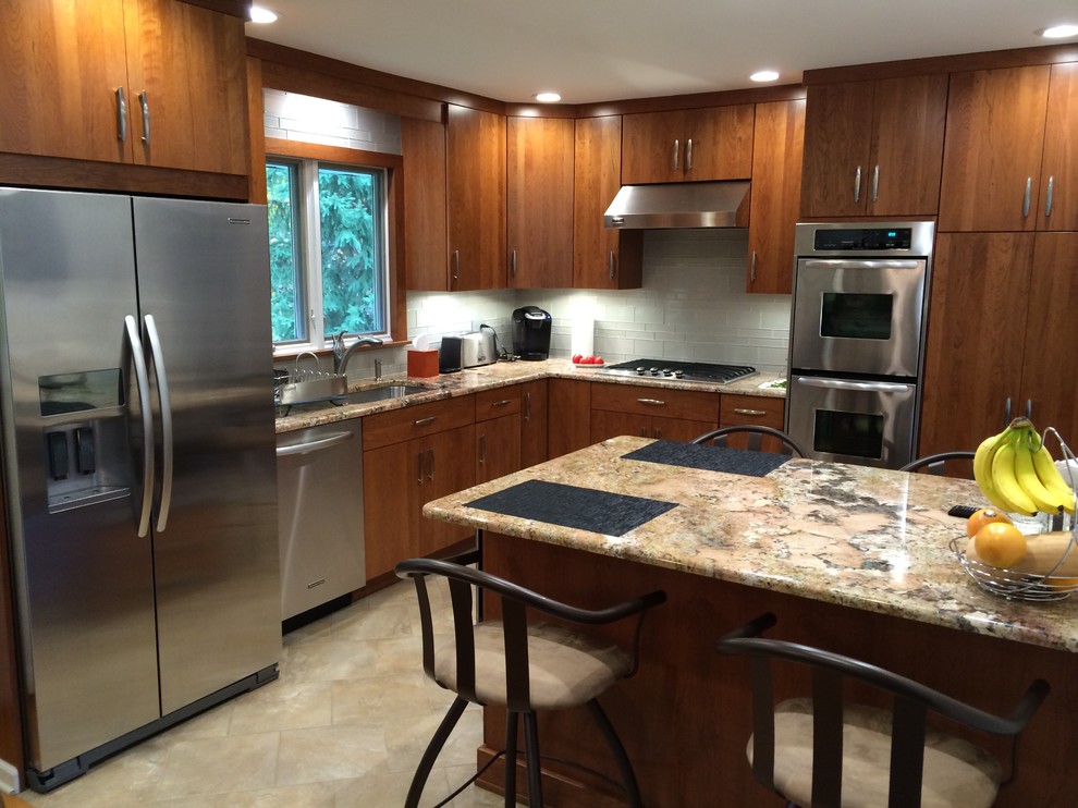Inspiration for a transitional kitchen remodel in New York