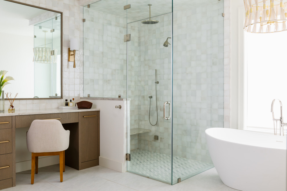 Beach style bathroom photo