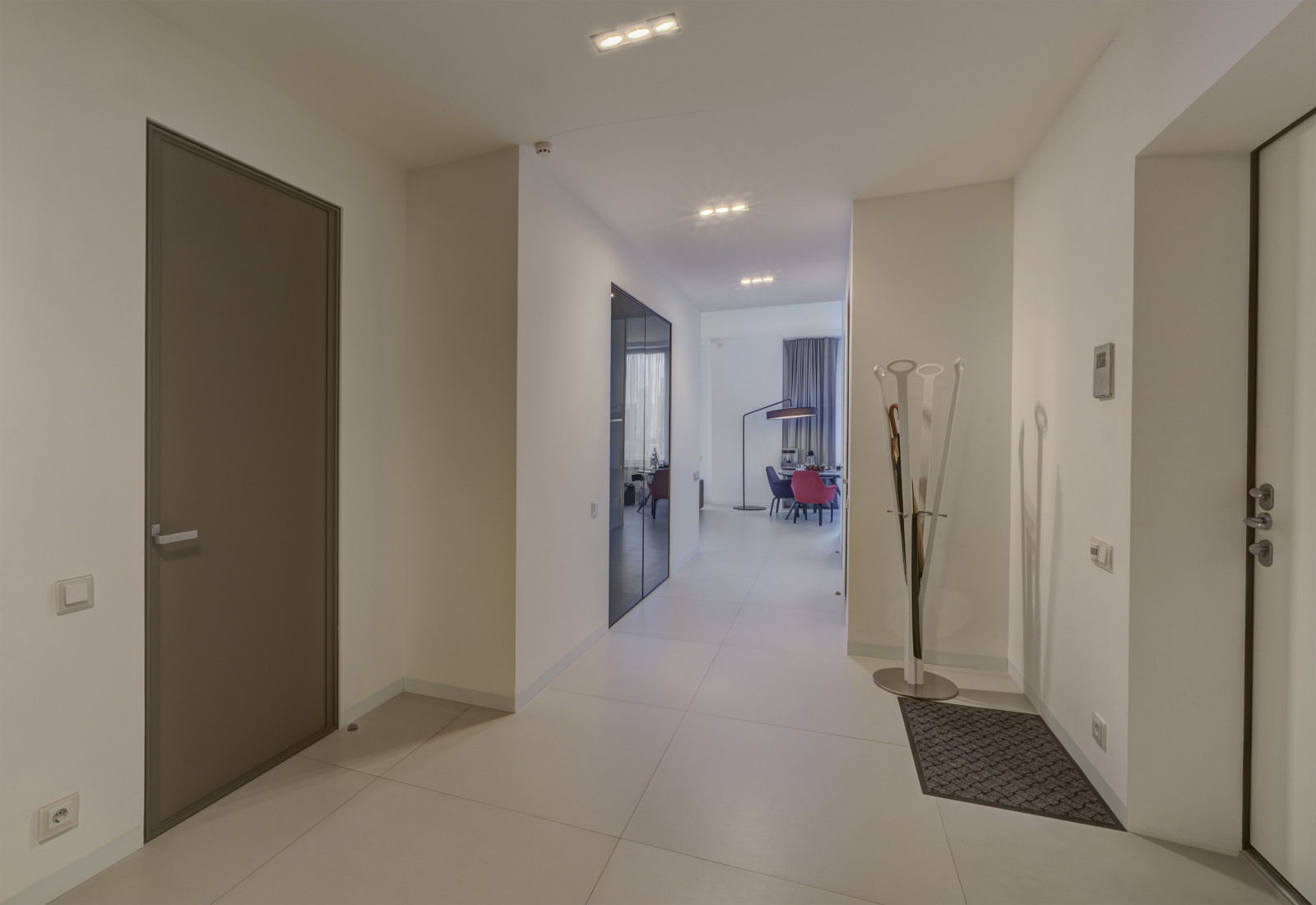 Квартира в современном стиле с яркими акцентами