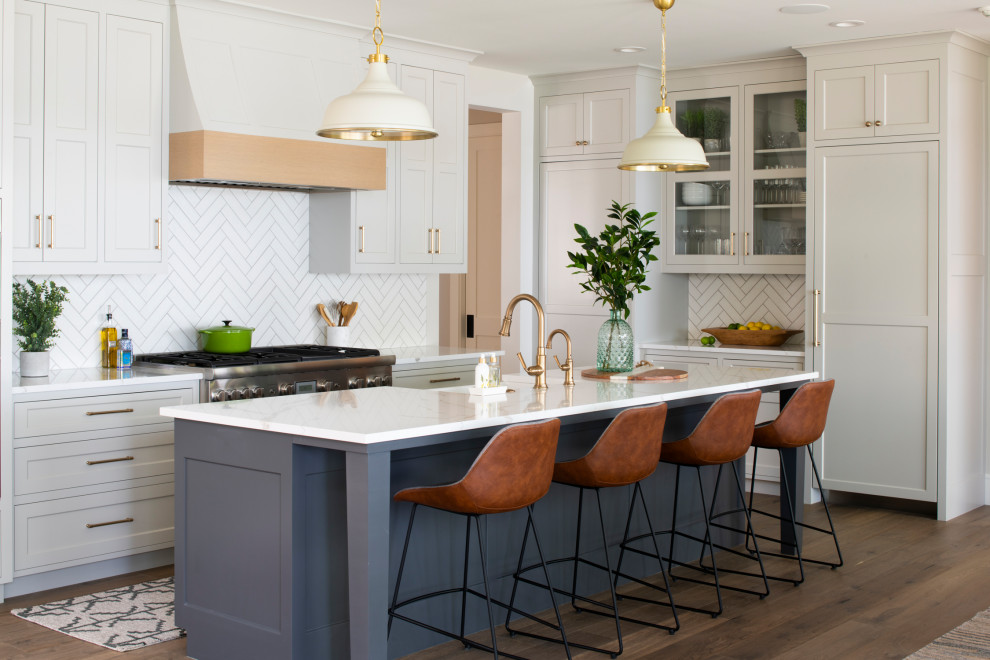 Example of a transitional kitchen design in Minneapolis