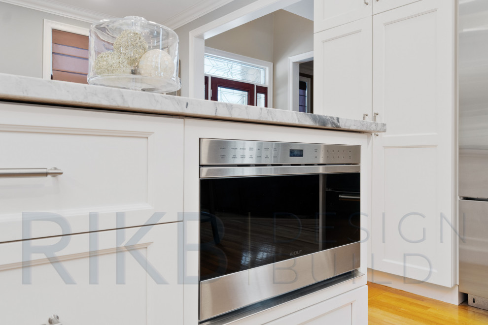 Kitchen - transitional kitchen idea in Providence