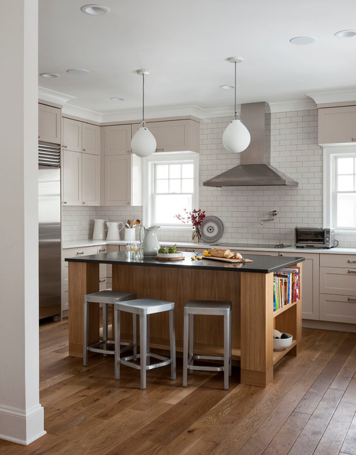 Transitional & Eco-Friendly Cottage klassisch-modern-kueche