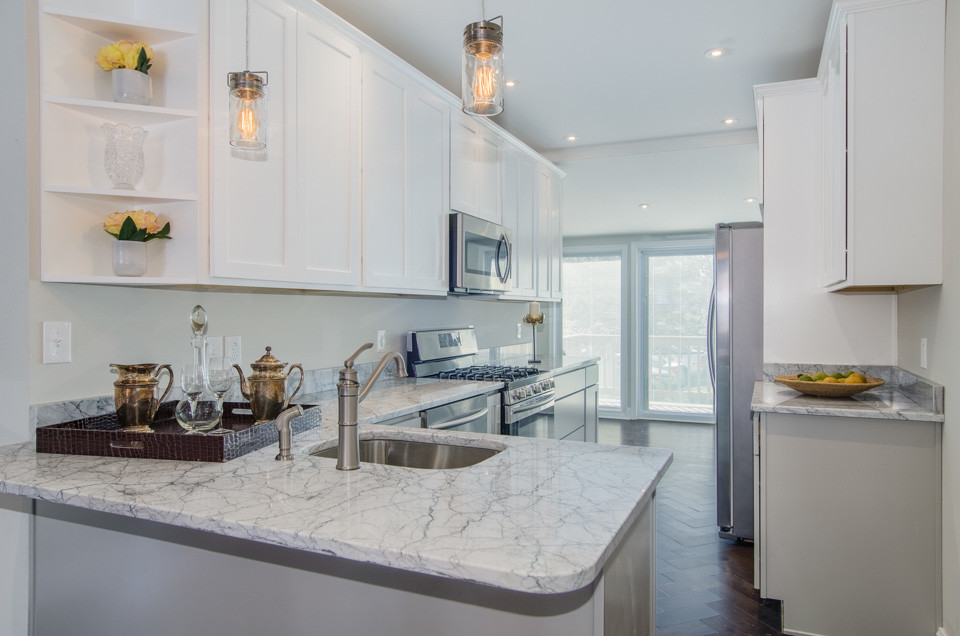 Kitchen - transitional kitchen idea in Baltimore