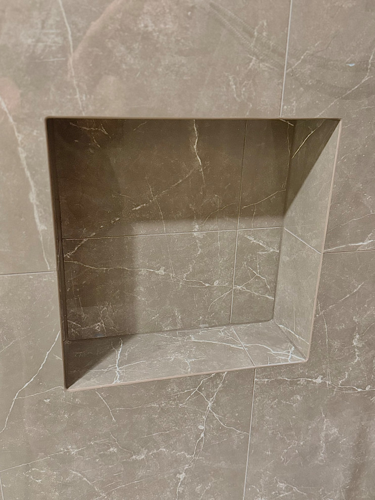 Jamaica Waterfront Bathroom – Sarasota Coastal Modern