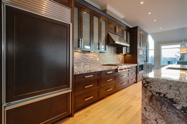 Transitional transitional-kitchen