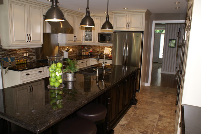 Kitchen: Bold Neutrals transitional-kitchen
