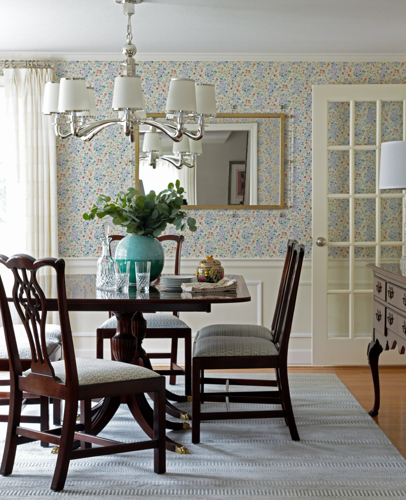 Inspiration for a traditional dining room in Bridgeport.