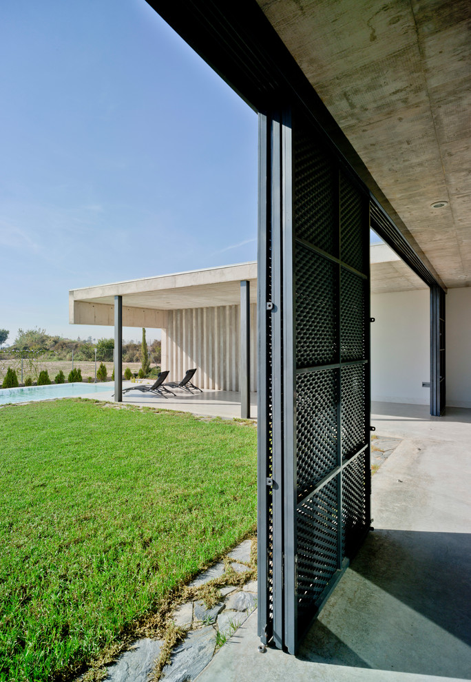 Inspiration for a contemporary verandah in Alicante-Costa Blanca.