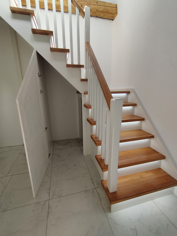 лестница с подсветкой