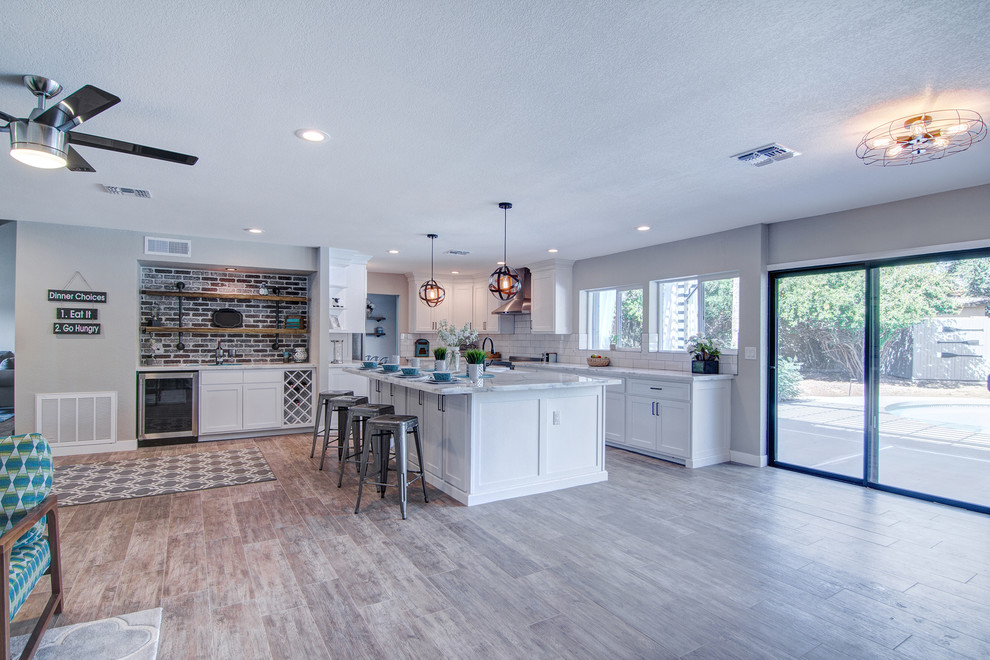 Example of a transitional kitchen design in Phoenix